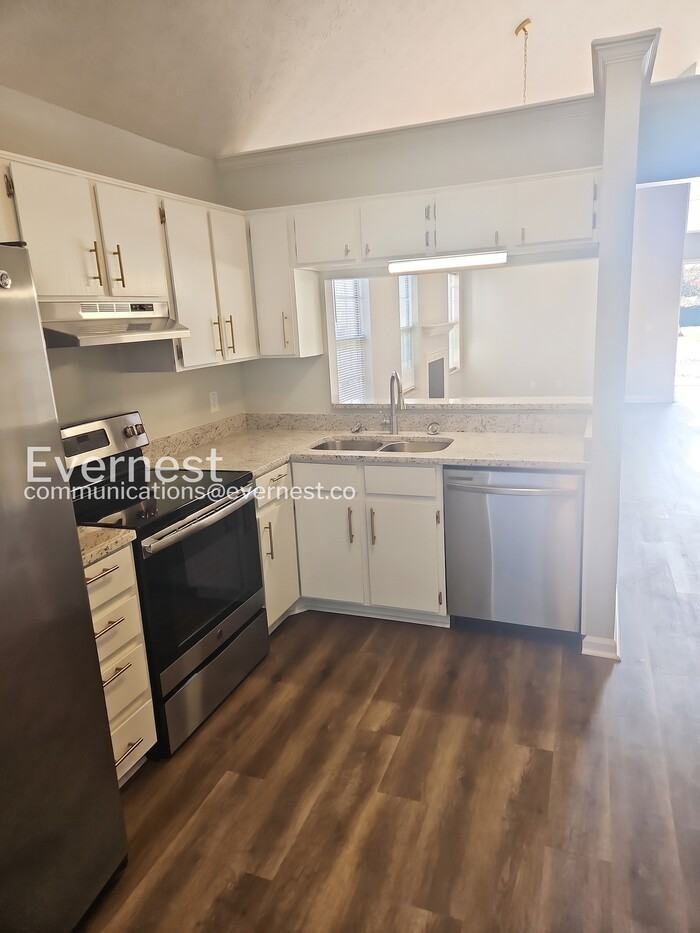 1407 Apache Ln - Photo 2 of 24