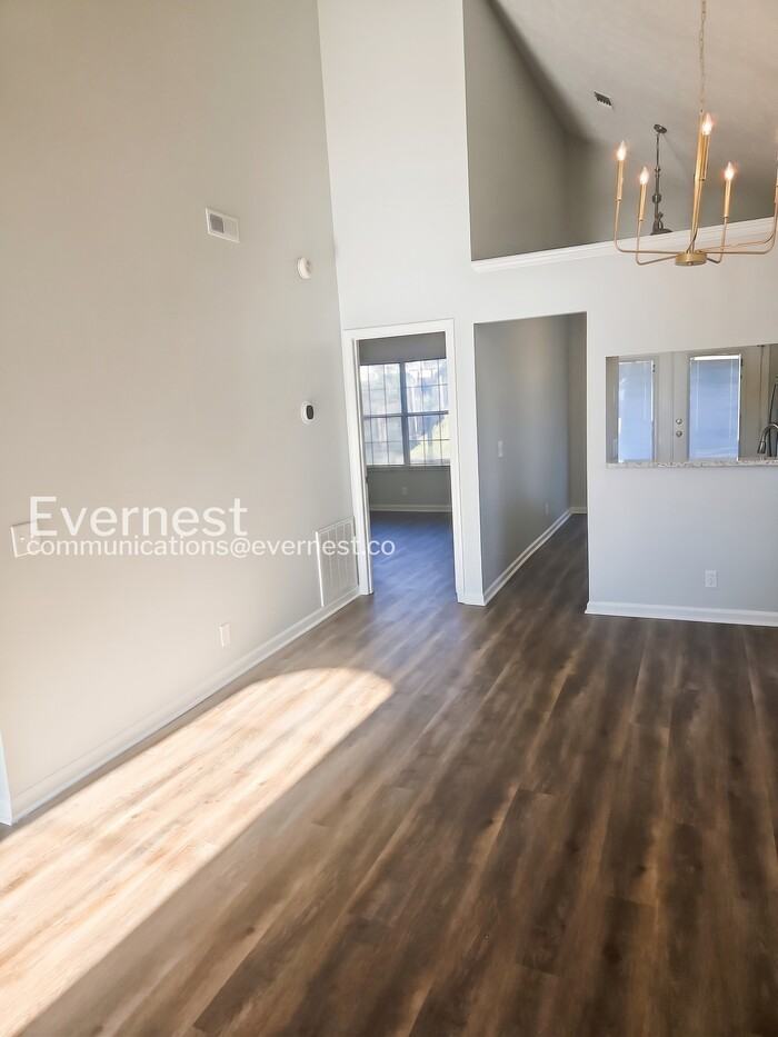 1407 Apache Ln - Photo 6 of 24