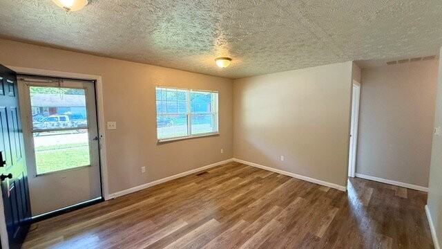 10151 Ridgefield Dr - Photo 3 of 15