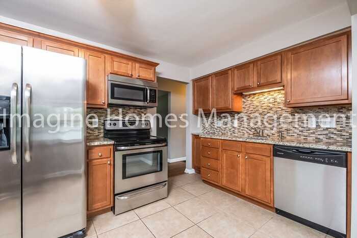 4617 Orchard Ln - Photo 7 of 23