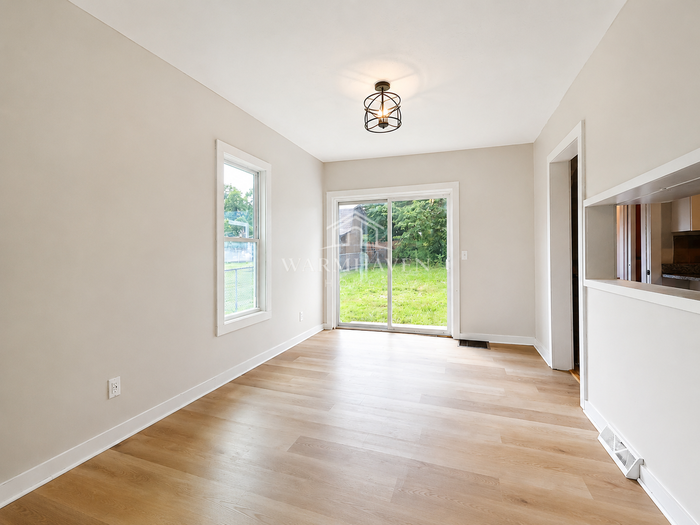 402 Hall Ave - Photo 4 of 14