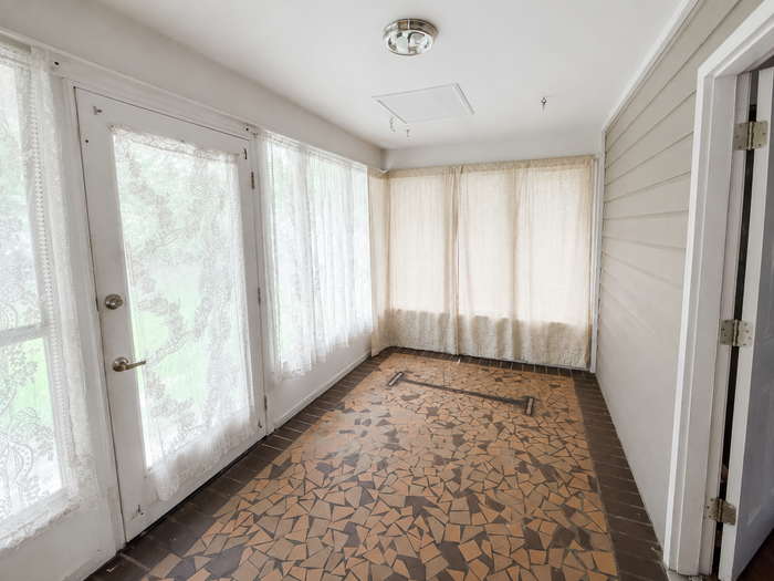 4375 Barrington Pl - Photo 7 of 10