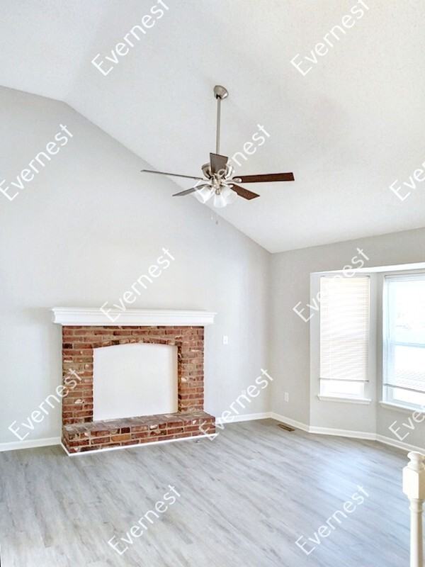 1801 Se 3rd St - Photo 4 of 22