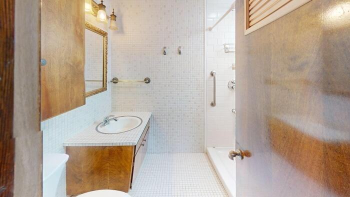 704 N 6th St - Photo 3 of 18