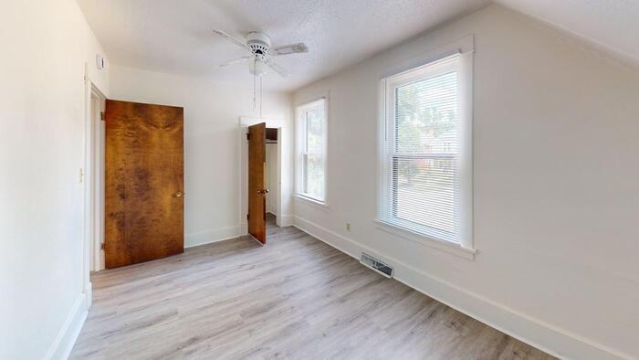 704 N 6th St - Photo 5 of 18
