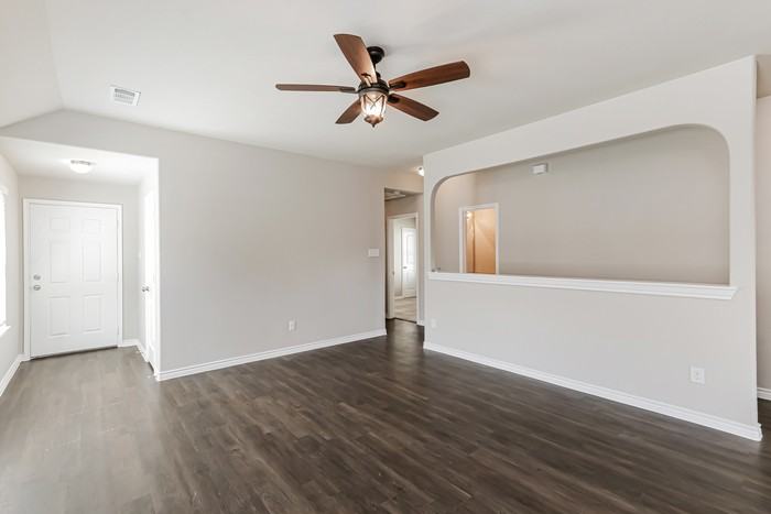 1415 Kinglet Dr - Photo 4 of 15
