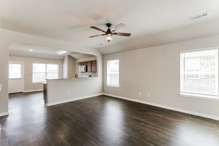 1415 Kinglet Dr - Photo 5 of 15