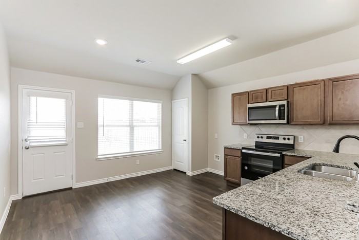 1415 Kinglet Dr - Photo 6 of 15