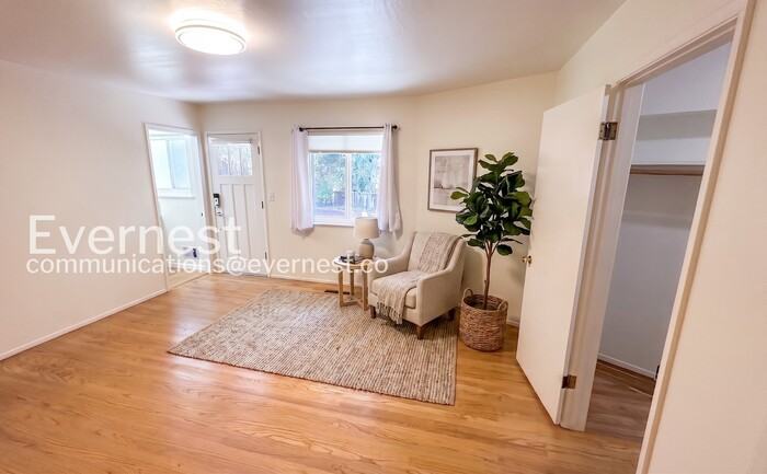 4335 Miranda Ave - Photo 5 of 26