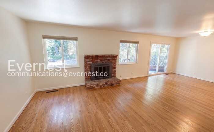 4335 Miranda Ave - Photo 6 of 26