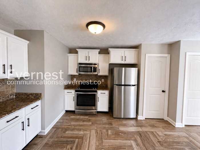 3655 Fox Tail Dr - Photo 3 of 29
