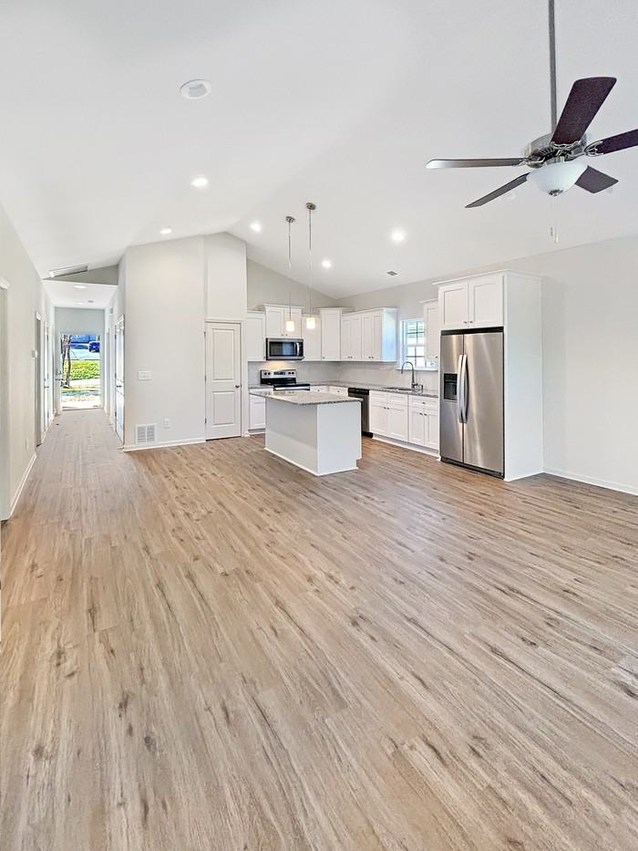 10812 Mount Holly Rd - Photo 4 of 15