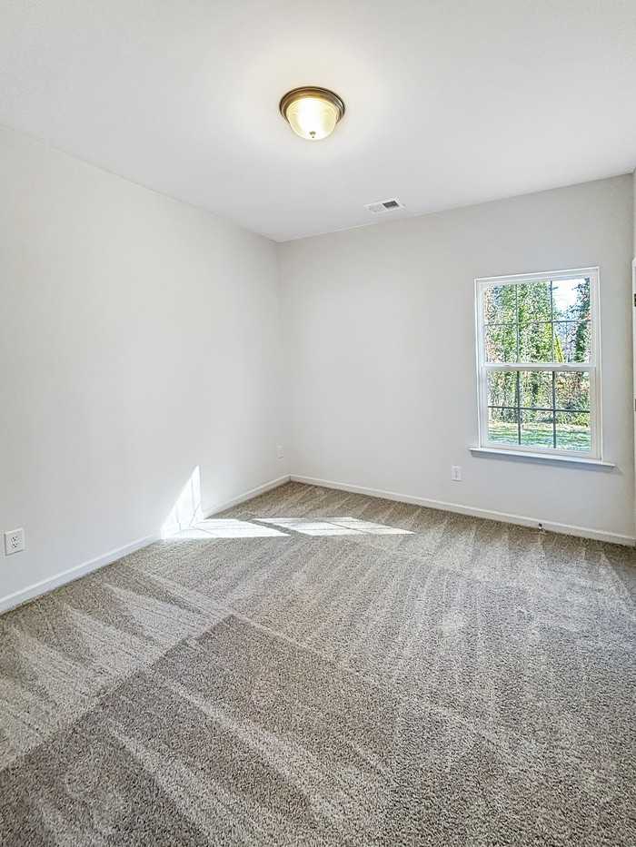 10812 Mount Holly Rd - Photo 7 of 15