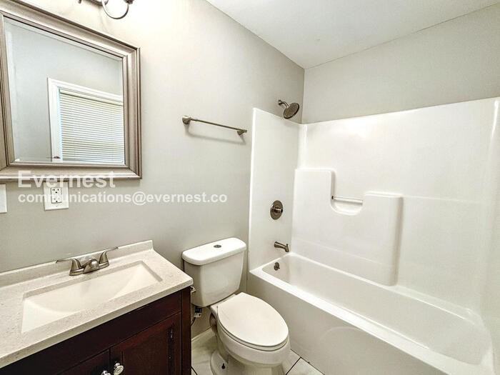 1814 Portland St - Photo 6 of 23