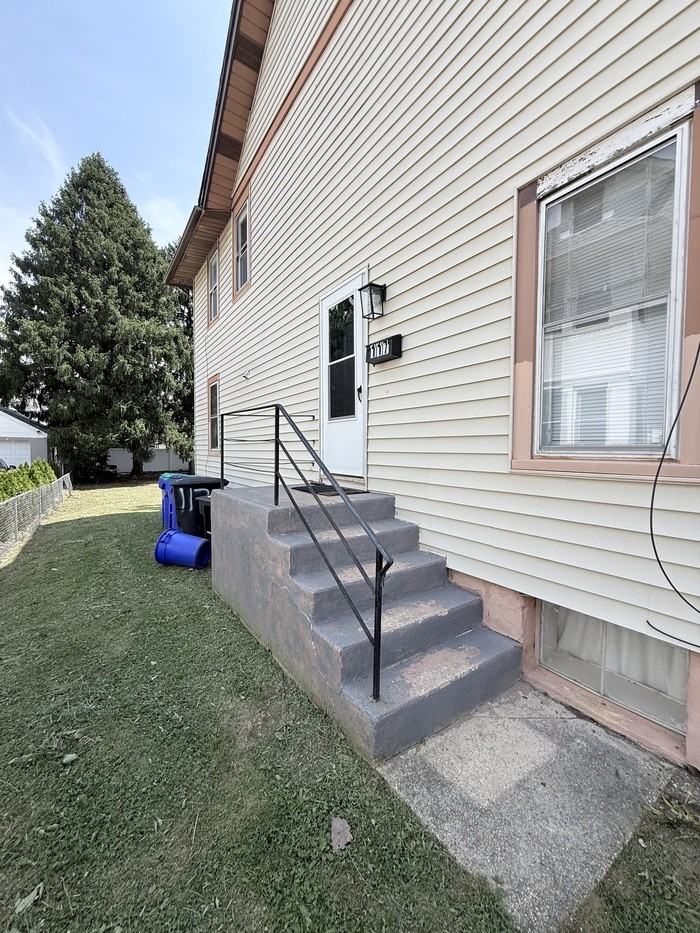 117 N 2nd St #2 - Photo 4 of 34