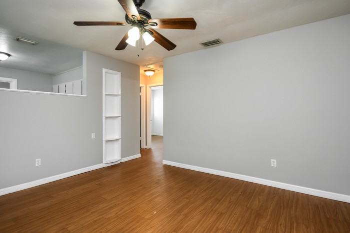 415 California Ave - Photo 3 of 15