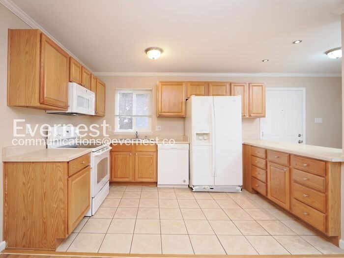 8823 Holly Dr - Photo 2 of 24