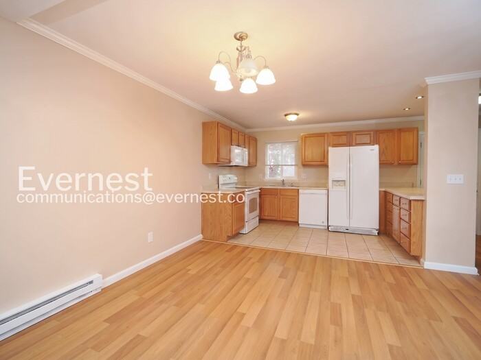 8823 Holly Dr - Photo 3 of 24