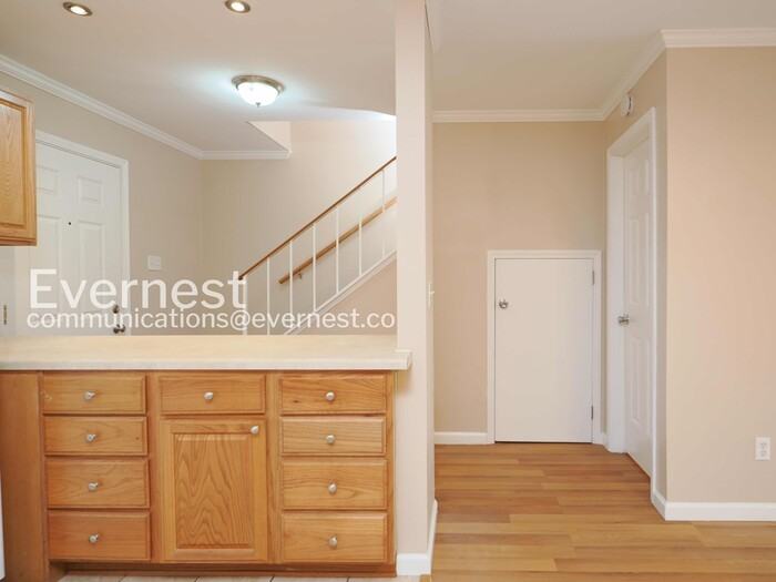8823 Holly Dr - Photo 4 of 24