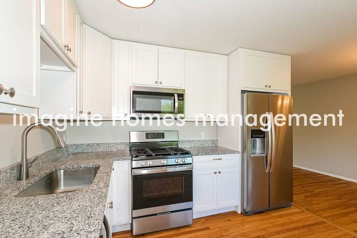 708 Chantilly Ct - Photo 7 of 22