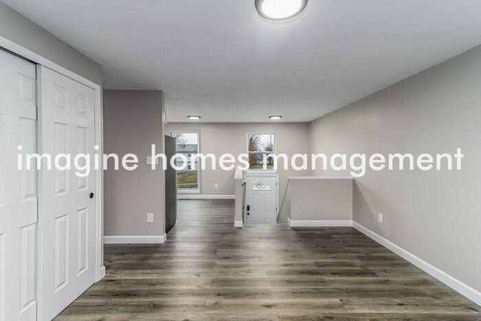 11705 Elkwood Dr - Photo 4 of 16