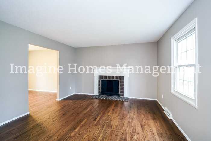 1655 Barlow Rd - Photo 3 of 13