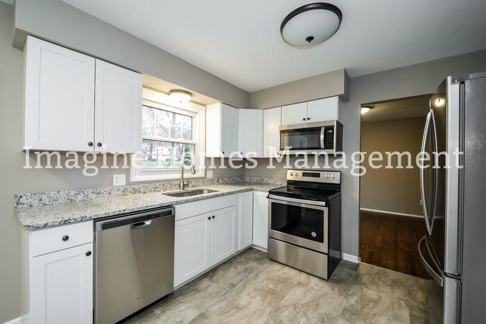 1655 Barlow Rd - Photo 4 of 13