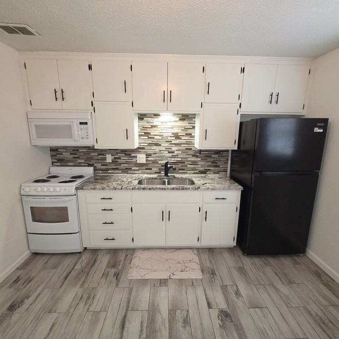 113 E Park Ave #B - Photo 7 of 17