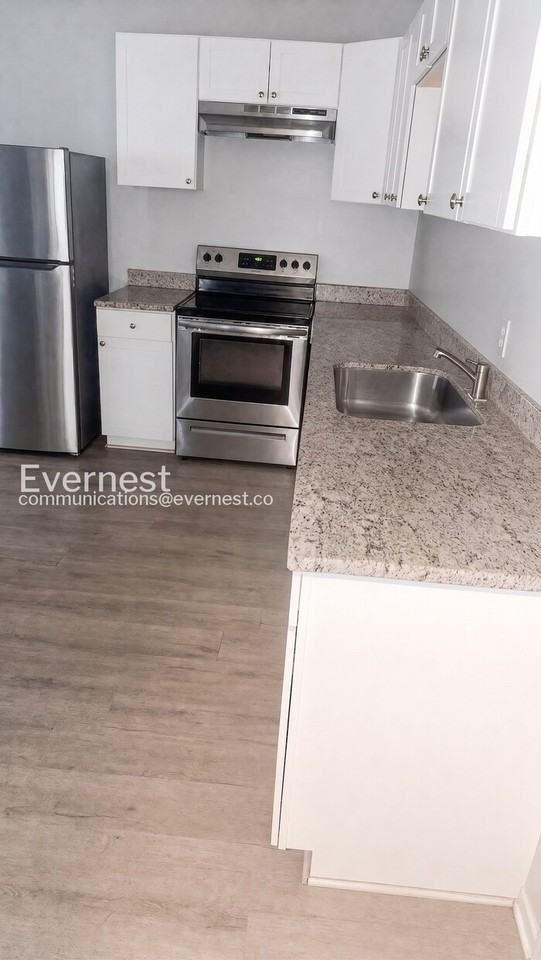 1607 Jonesboro Rd Se - Photo 2 of 8