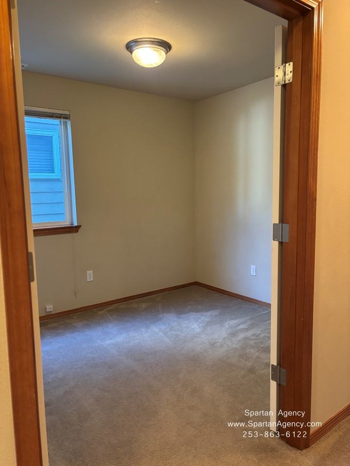 21712 104th Street Ct E #21712 - Photo 6 of 19