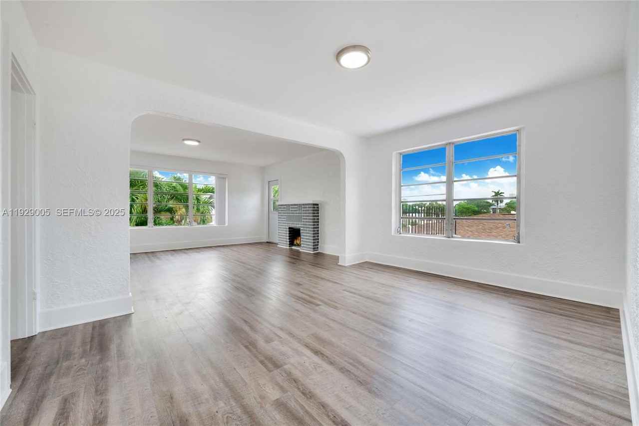 1736 Sw 9th St #1738 - Photo 7 of 15