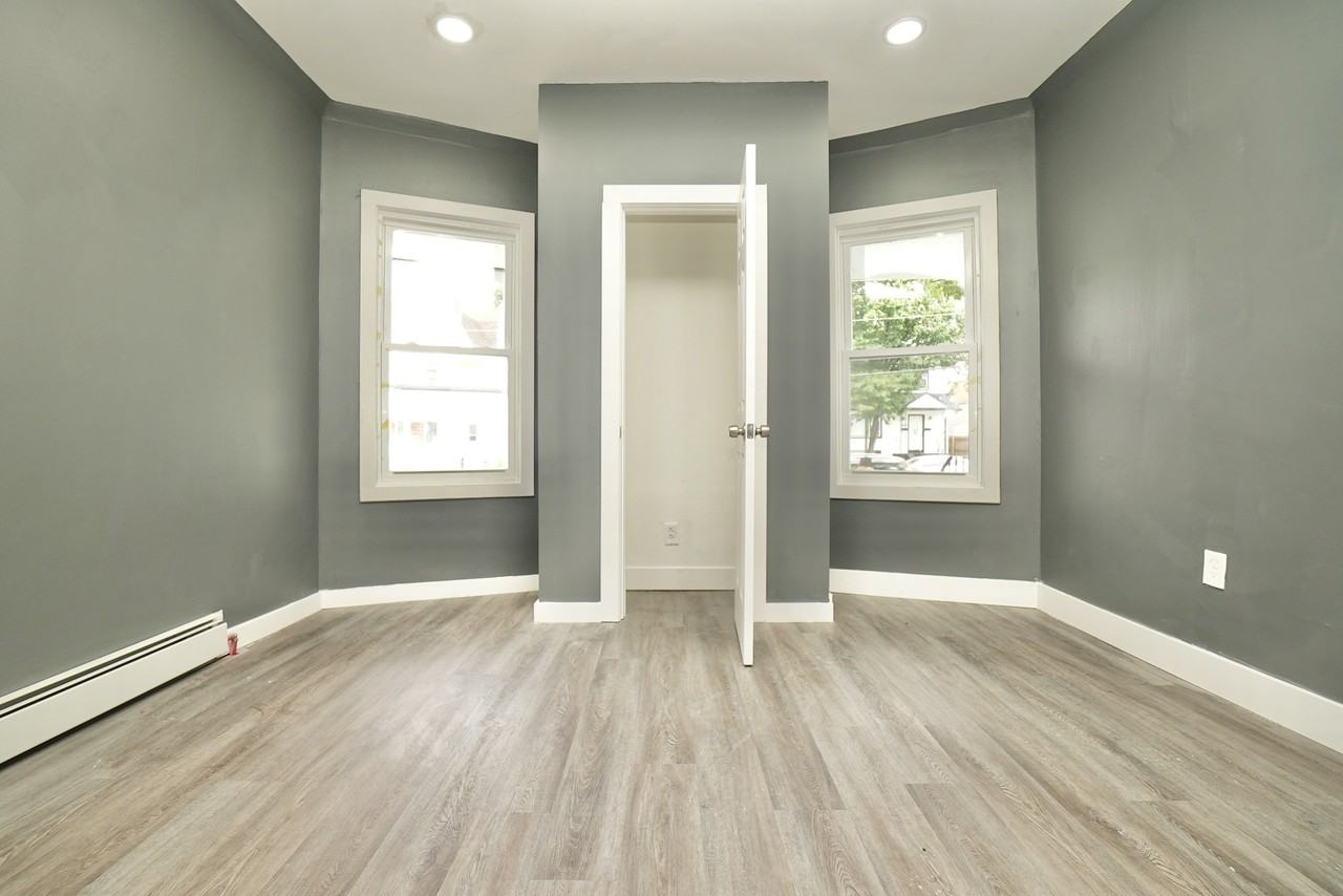 1012 Sanford Ave #NA - Photo 4 of 5