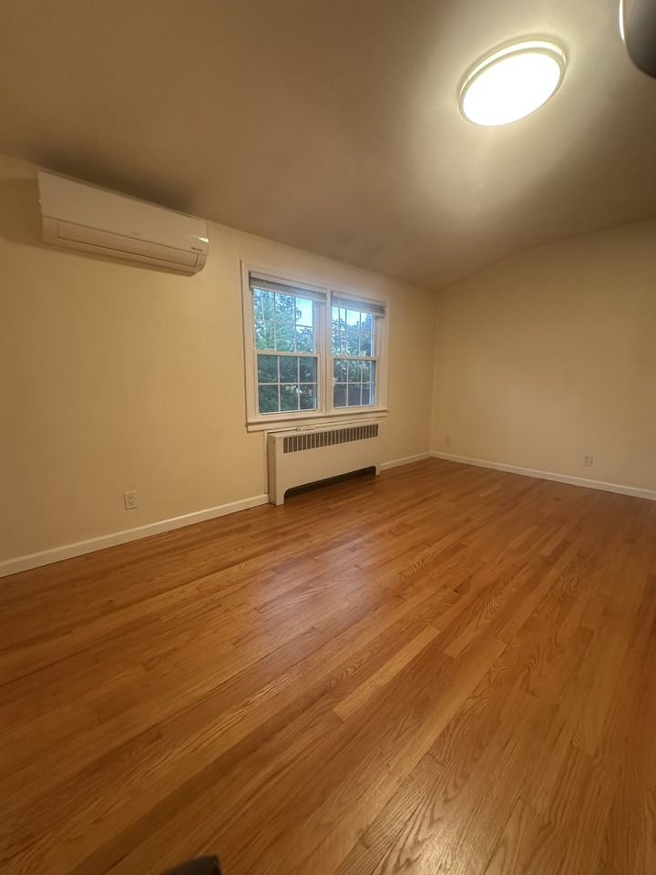 75 Lortel Ave #1 - Photo 3 of 10