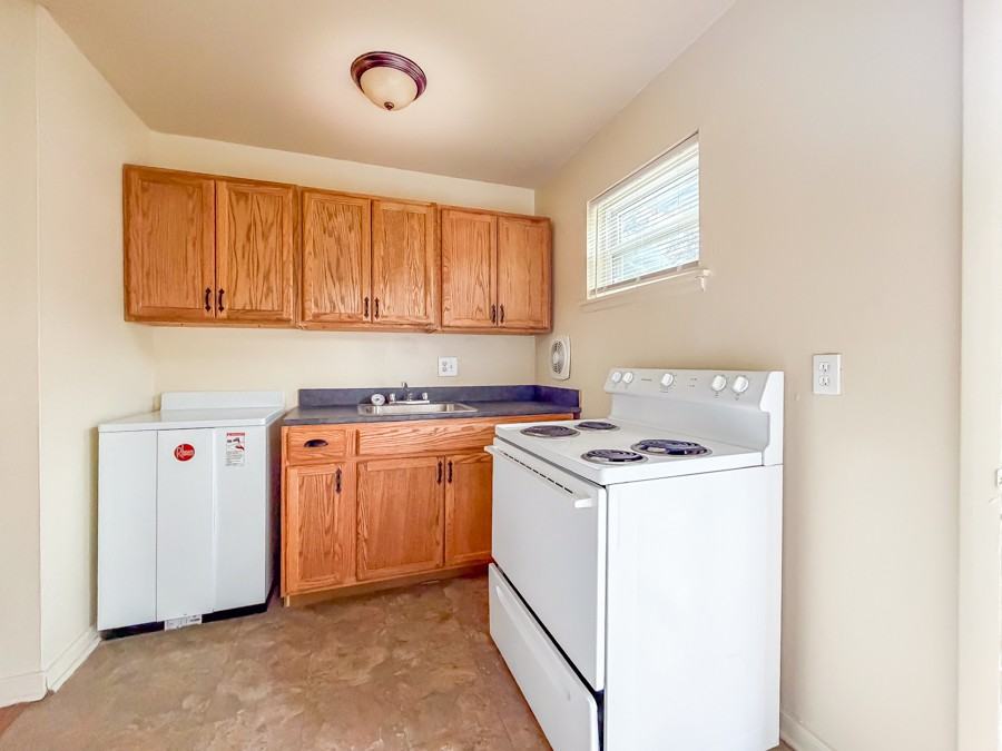 2547 Noel St #2547 - Photo 4 of 14