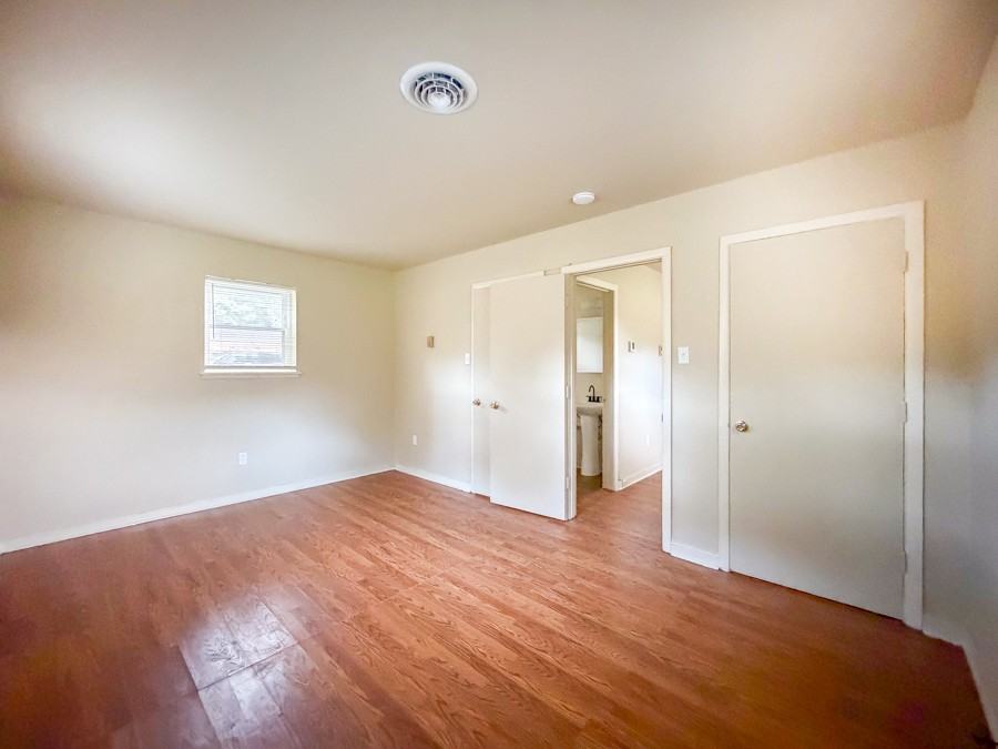 2547 Noel St #2547 - Photo 7 of 14