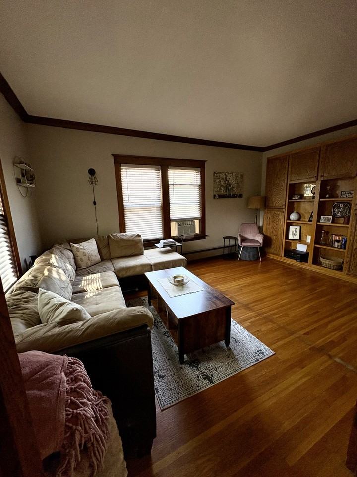 391 Laurel Ave #303