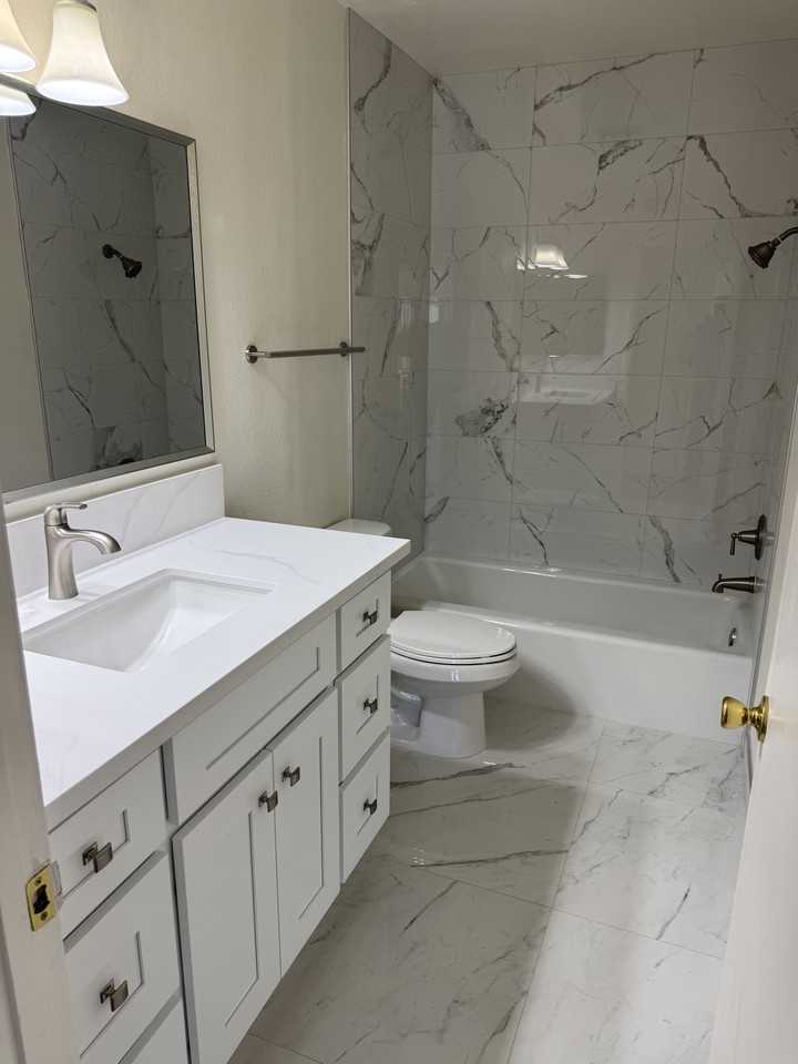 2021 S Campus Ave #F - Photo 4 of 16