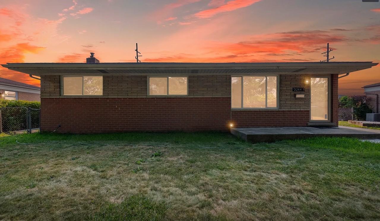 32447 Hawthorne Dr #NA - Photo 2 of 19