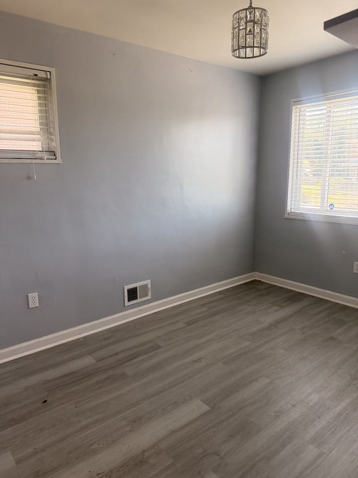 810 Neptune Ave #810 - Photo 4 of 11