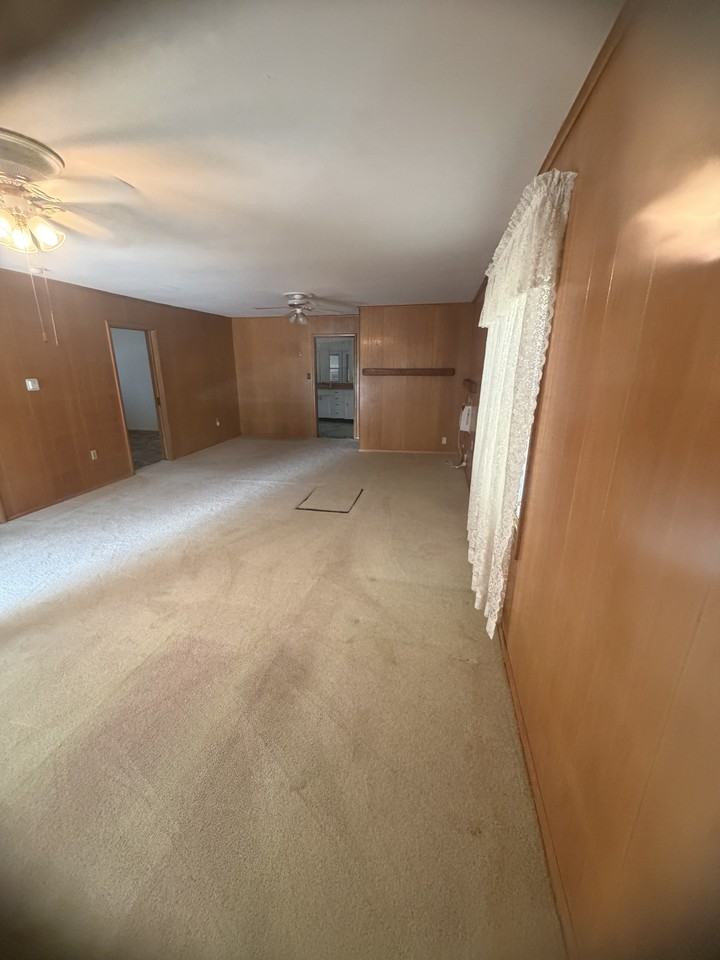 138 N State St #NA - Photo 3 of 14