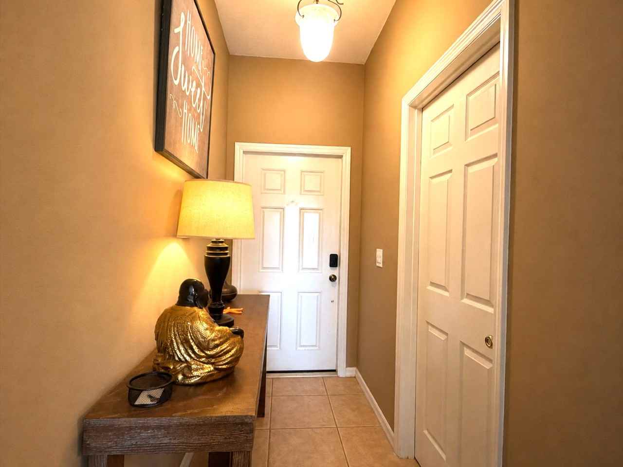 1720 Retreat View Cir #1720 - Photo 3 of 32