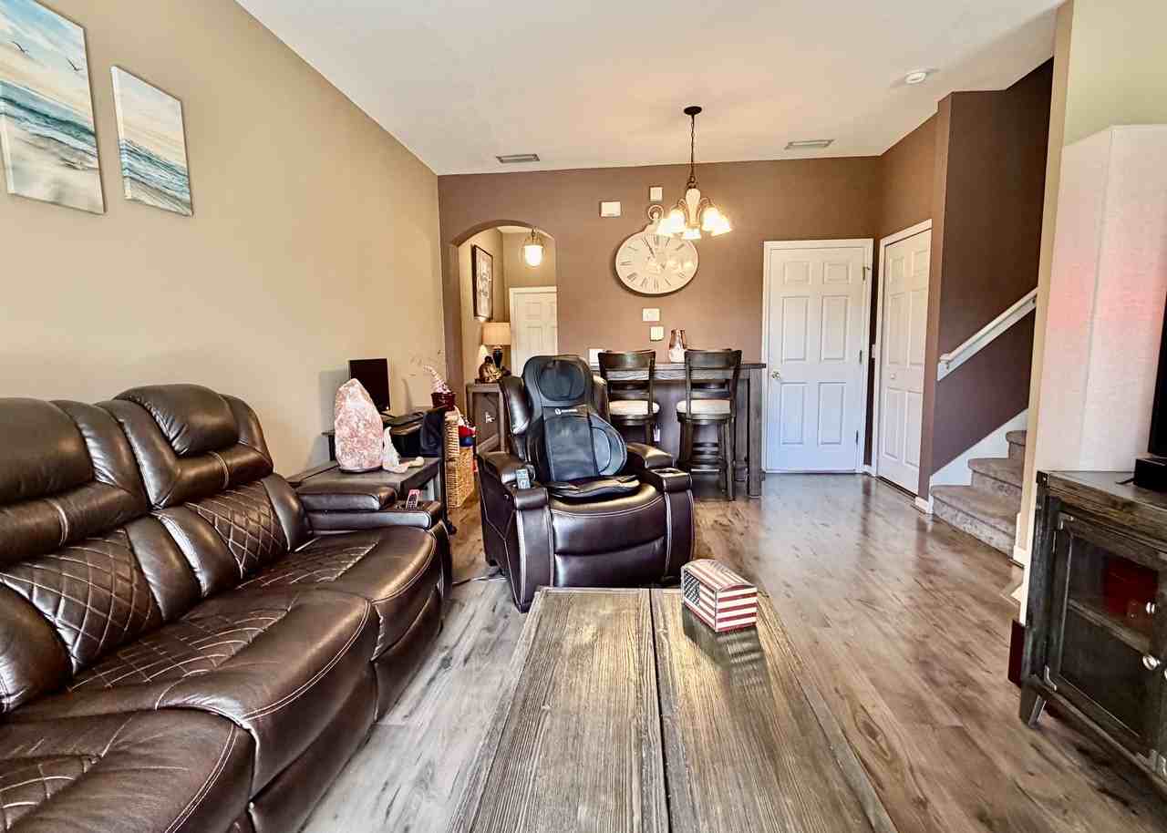 1720 Retreat View Cir #1720 - Photo 5 of 32