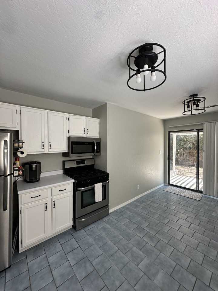 11116 Paris Ave Ne #NA - Photo 3 of 10