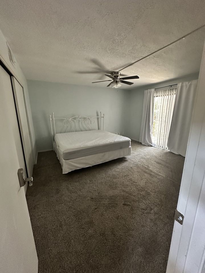 11116 Paris Ave Ne #NA - Photo 4 of 10