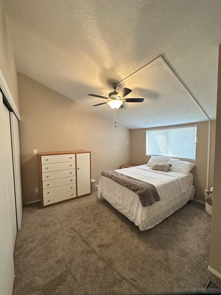 11116 Paris Ave Ne #NA - Photo 5 of 10