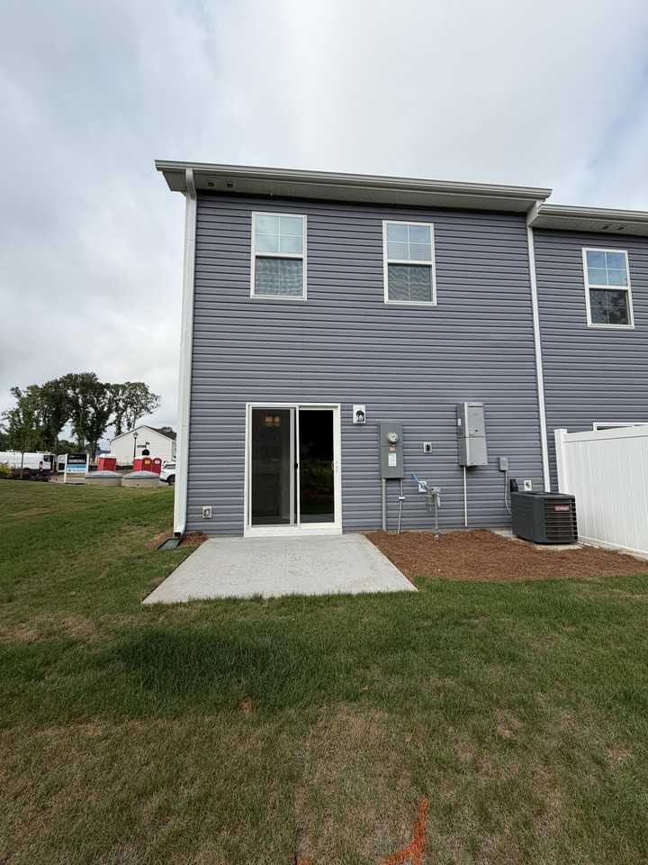 400 Speyside Ln #1 - Photo 2 of 13