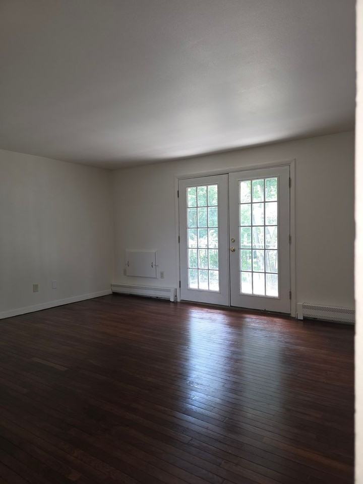 519 W Water St - Photo 2 of 12