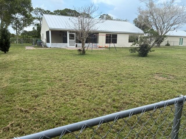 1366 Se Arenson Ln #NA - Photo 2 of 12