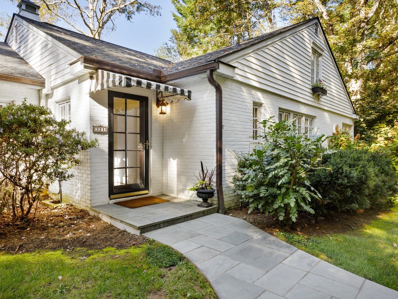 321 Vanderbilt Rd #NA - Photo 4 of 38