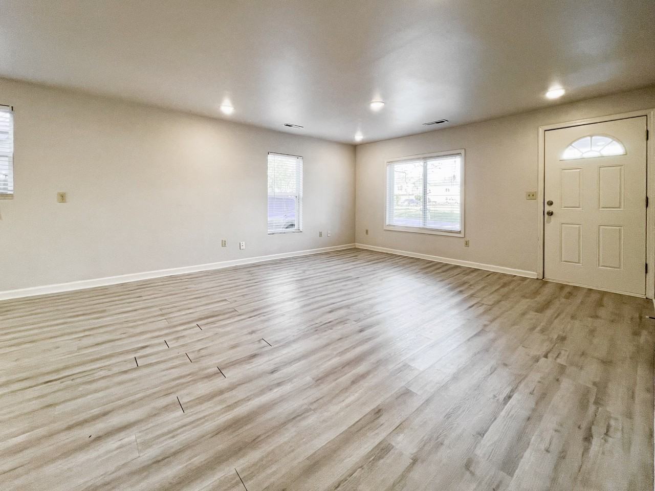 1233 S Washington Ave #NA - Photo 5 of 21